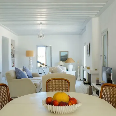 Villa Benjamin Button With Pool Close To Agrari Beach *