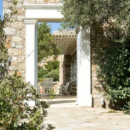 Benjamin Button With Pool Close To Agrari Beach